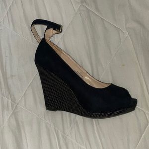 Wedge shoes